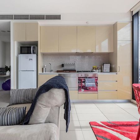 Light, Airy, Spacious Queens Road Apartment 墨尔本 外观 照片