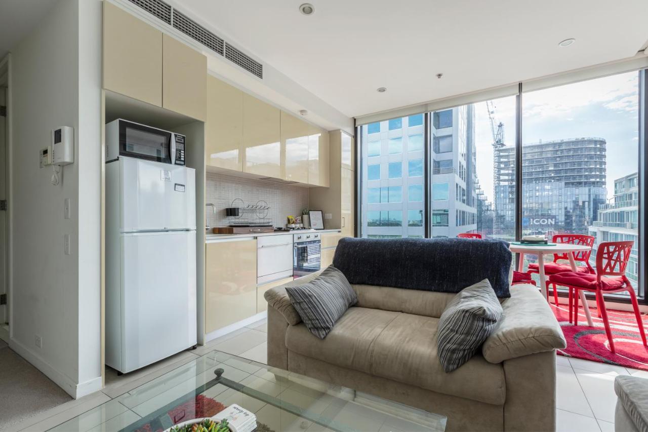 Light, Airy, Spacious Queens Road Apartment 墨尔本 外观 照片