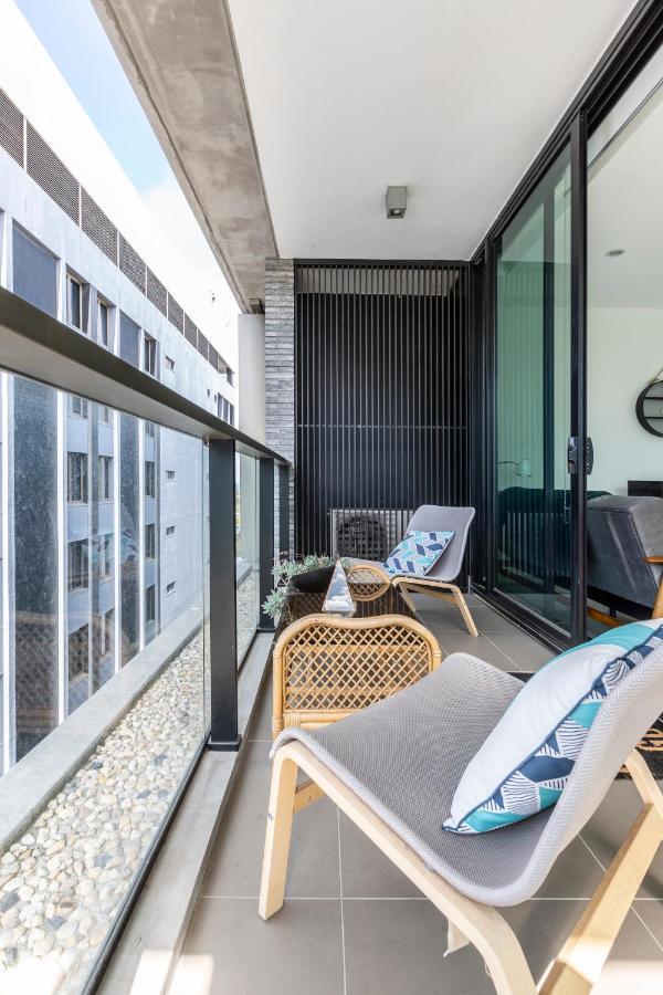 Light, Airy, Spacious Queens Road Apartment 墨尔本 外观 照片