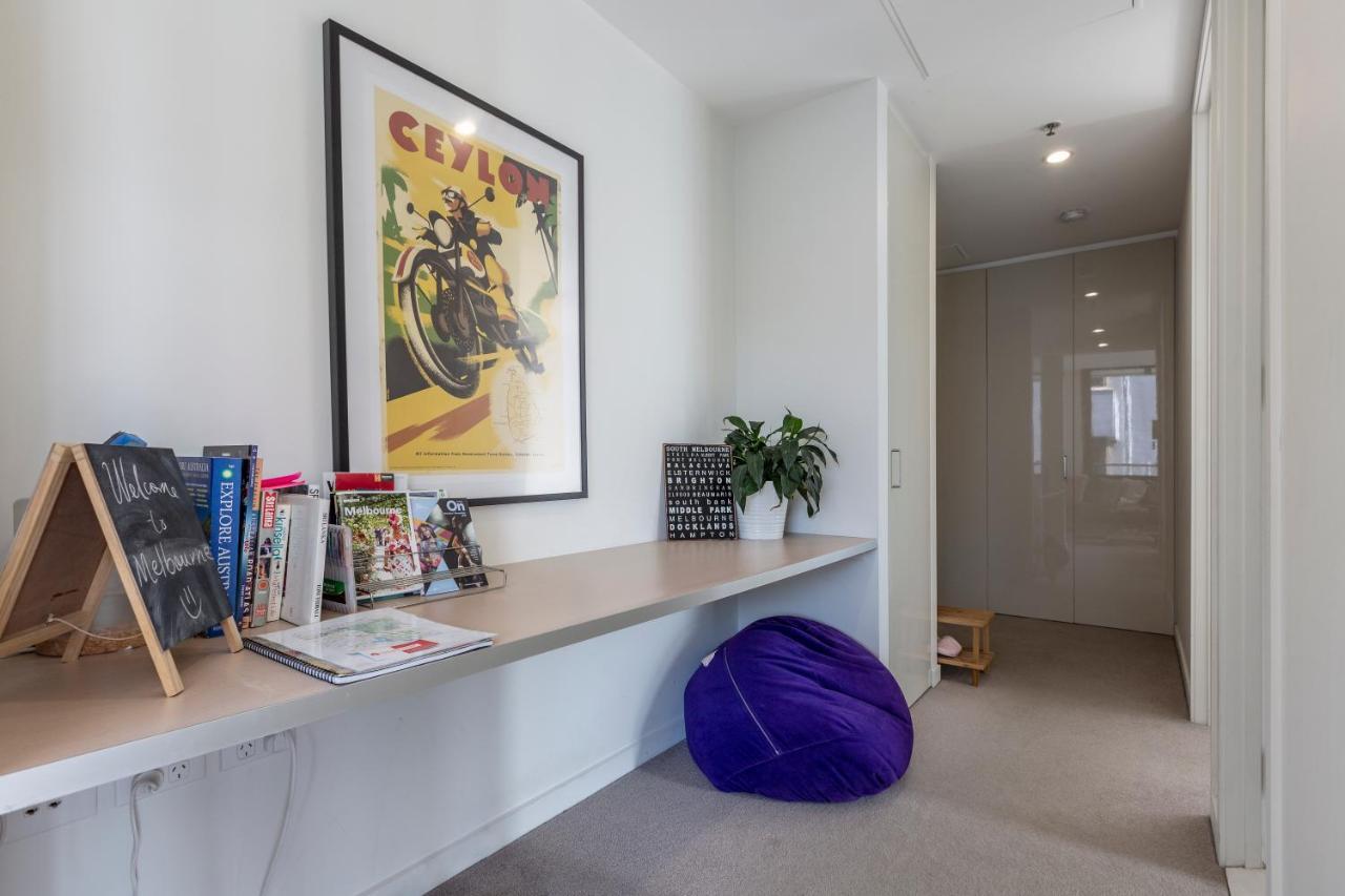 Light, Airy, Spacious Queens Road Apartment 墨尔本 外观 照片